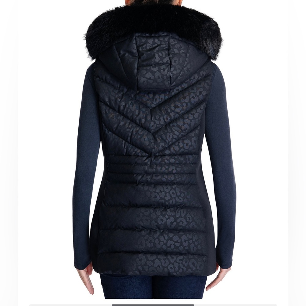 Michael Kors
Women's Embossed Faux-Fur-Trim
Hooded Puffer Vest